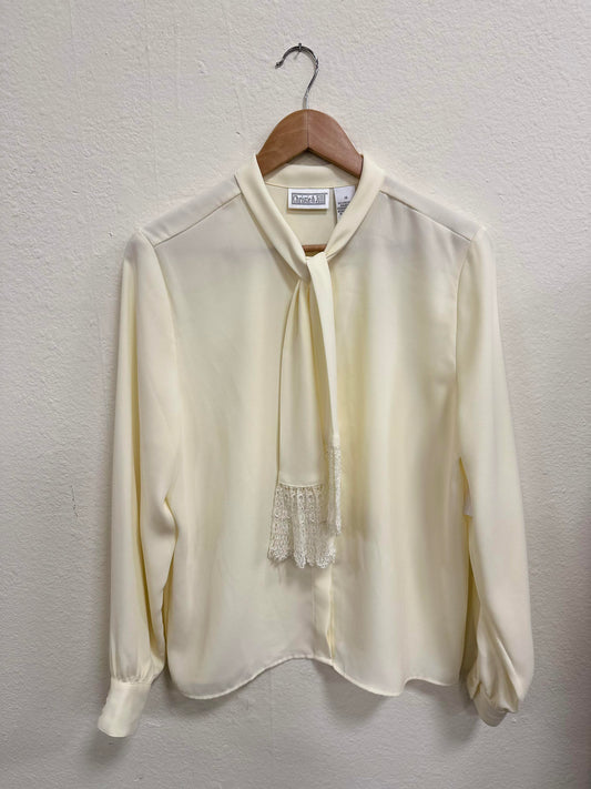 Blouse With Front Tie Medium